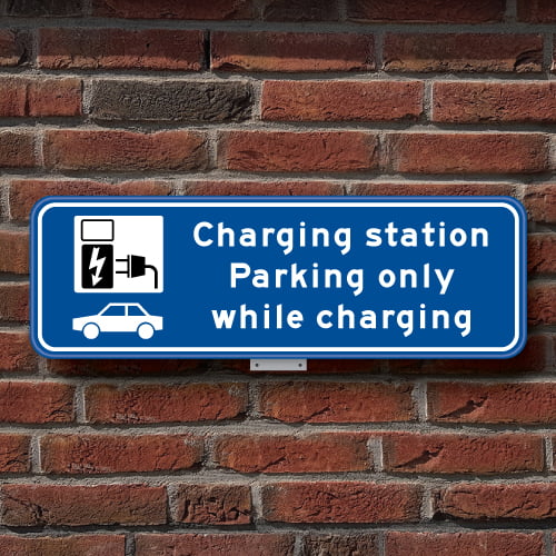 parkeerbord-charging-station-muur