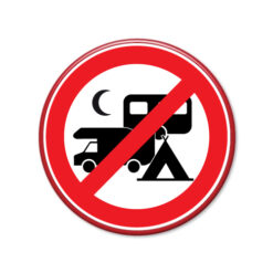 Verkeersbord-verboden-kamperen-na-zonsondergang