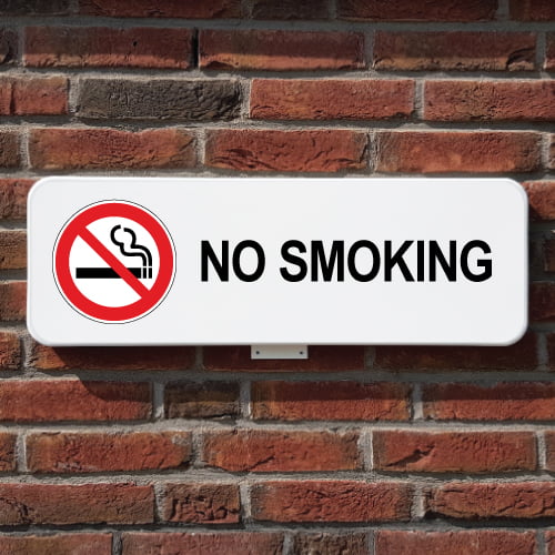 bord-no-smoking-muur