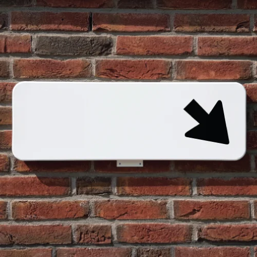 Bord-pijl-beneden-rechts-muur