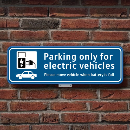 bord-parking-only-for-electric-vehicles-muur
